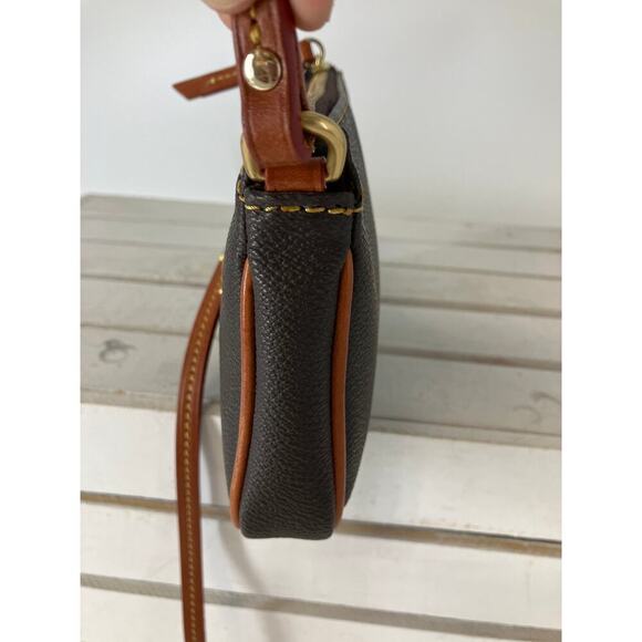 DOONEY & BOURKE SMALL BROWN PVC LEATHER CROSSOBDY BAG - Picture 4 of 16